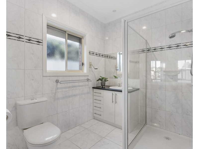 17 Woods Street, St Albans VIC 3021