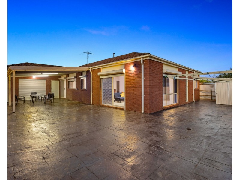 17 Woods Street, St Albans VIC 3021