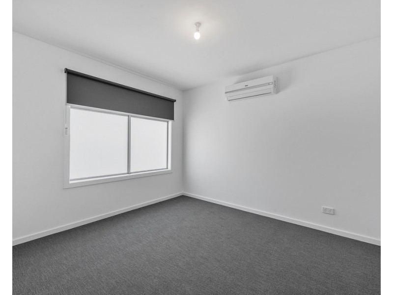 1/34 Albert Road, Sydenham VIC 3037