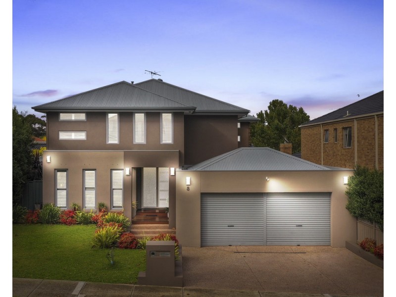 8 Whiteley Parade, Taylors Lakes VIC 3038