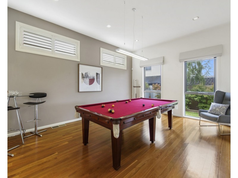 8 Whiteley Parade, Taylors Lakes VIC 3038