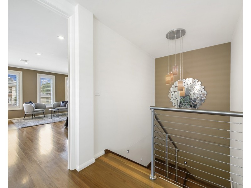 8 Whiteley Parade, Taylors Lakes VIC 3038