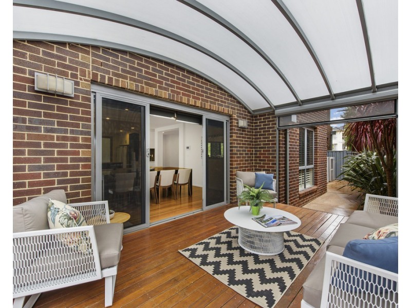 8 Whiteley Parade, Taylors Lakes VIC 3038