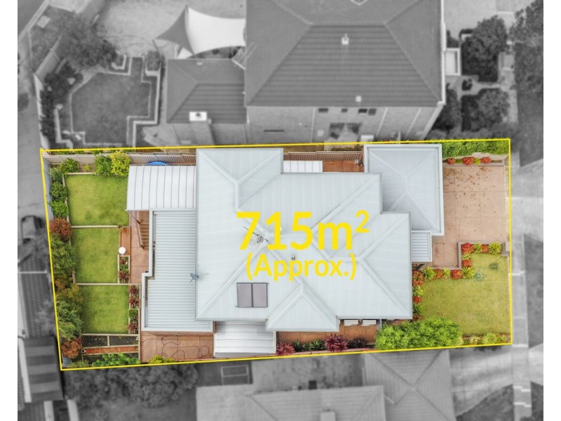 8 Whiteley Parade, Taylors Lakes VIC 3038