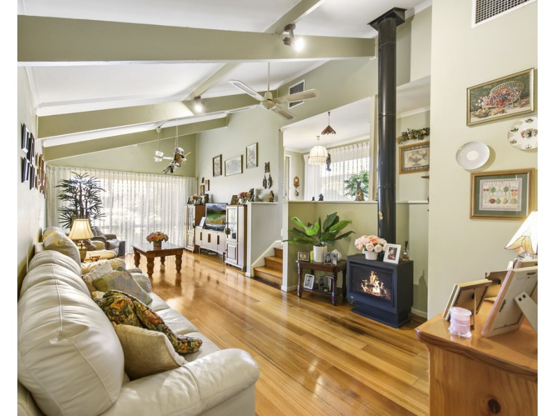 16 Rowan Drive, Kealba VIC 3021