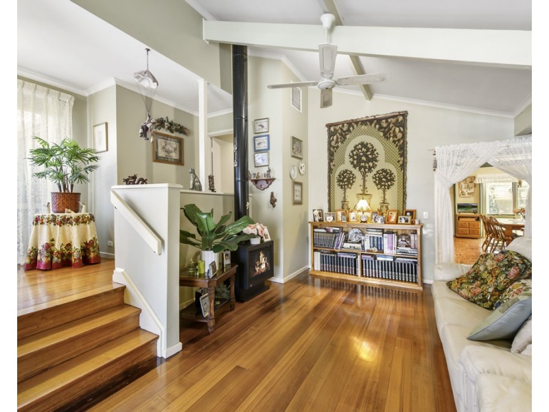 16 Rowan Drive, Kealba VIC 3021