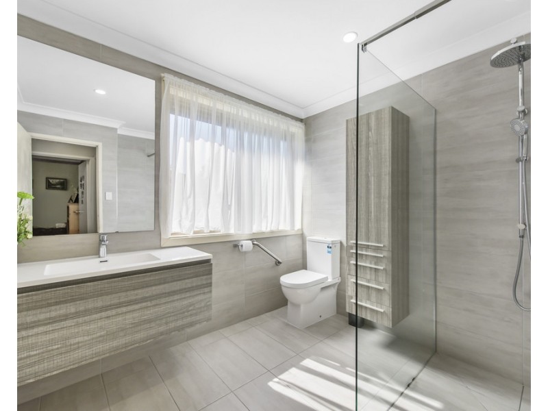 16 Rowan Drive, Kealba VIC 3021