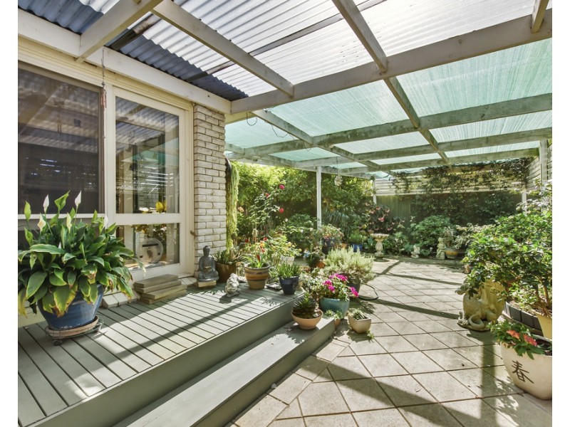 16 Rowan Drive, Kealba VIC 3021