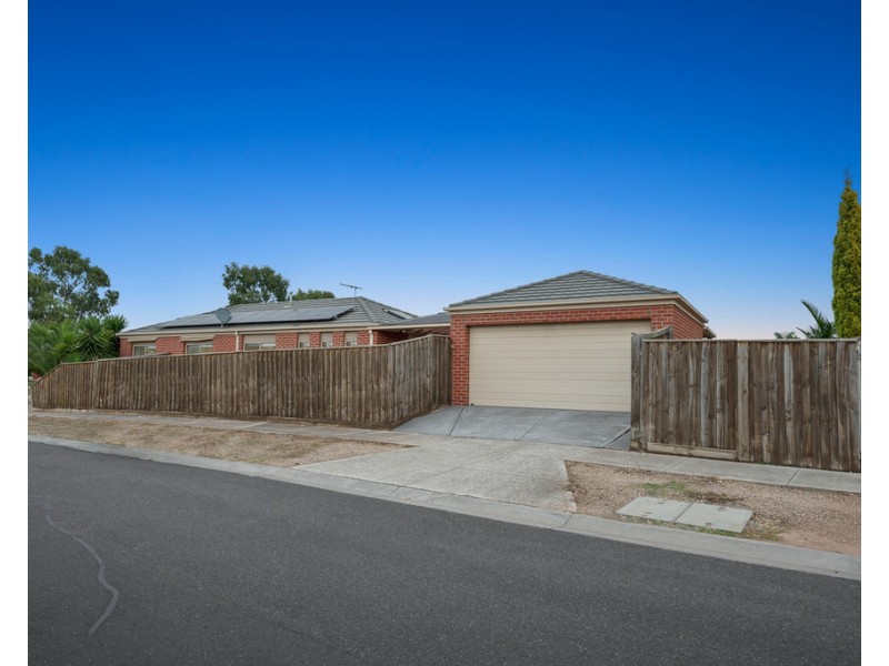 27 Lucas Terrace, Taylors Hill VIC 3037