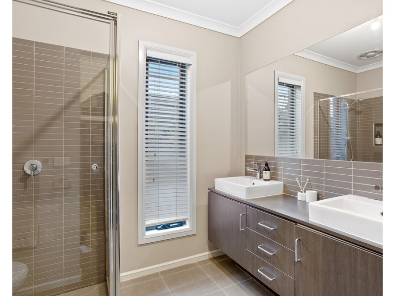 1 Synergy Court, Taylors Hill VIC 3037