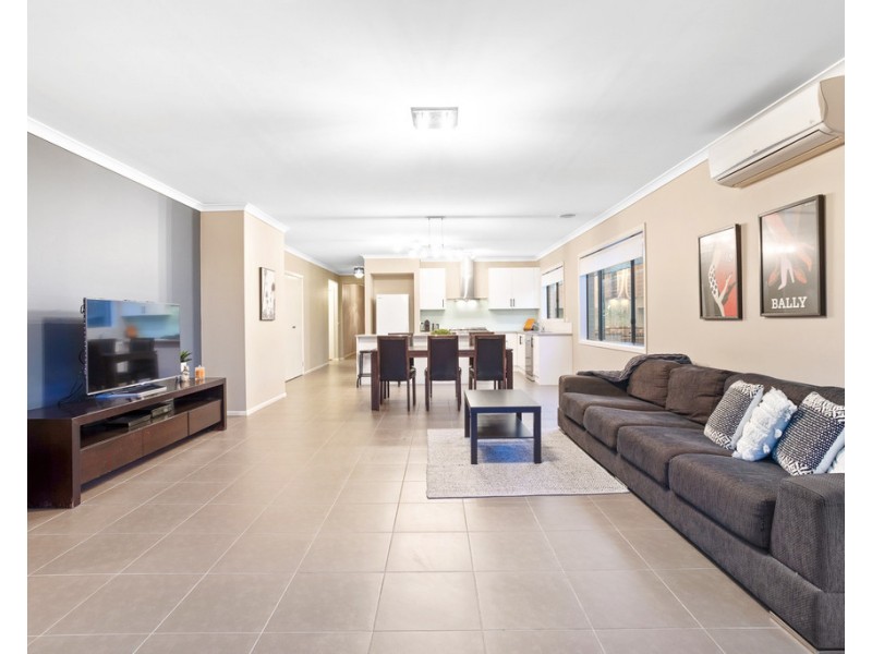 1 Synergy Court, Taylors Hill VIC 3037