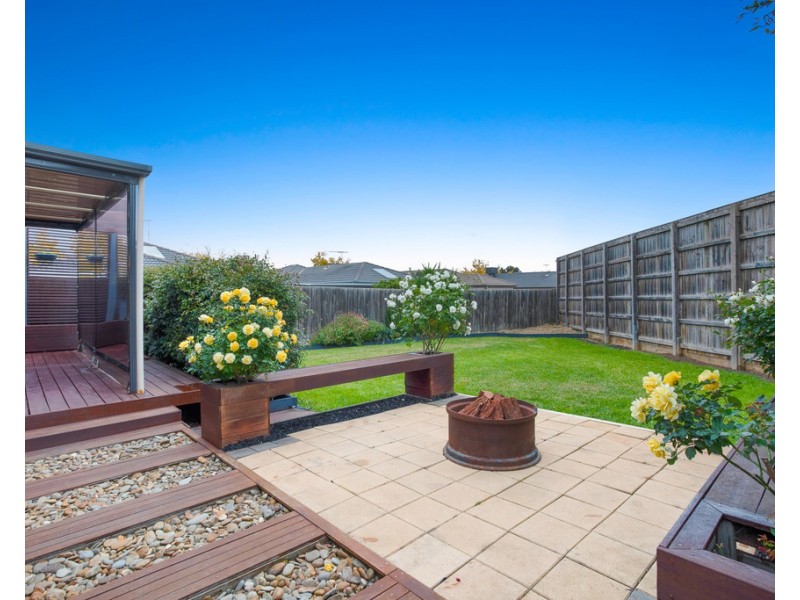 1 Synergy Court, Taylors Hill VIC 3037