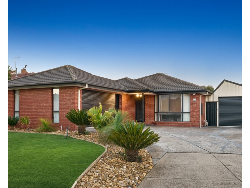 2 Darriwill Close, Delahey VIC 3037