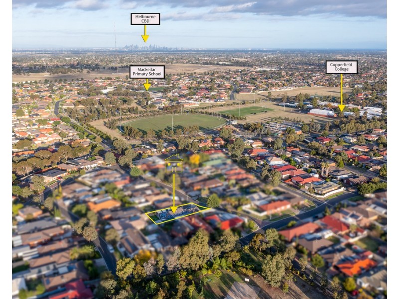 2 Darriwill Close, Delahey VIC 3037
