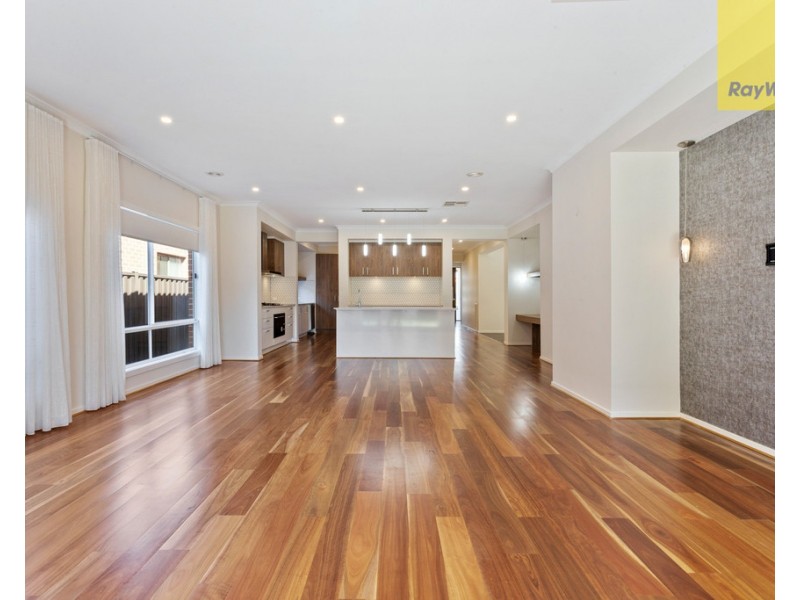 17 Tambo Crescent, Taylors Hill VIC 3037