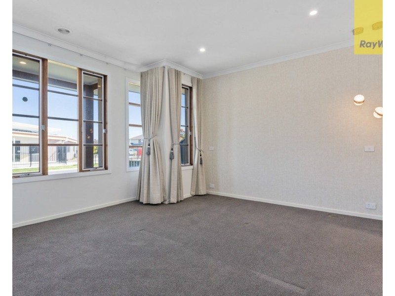 17 Tambo Crescent, Taylors Hill VIC 3037