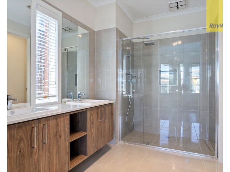 17 Tambo Crescent, Taylors Hill VIC 3037