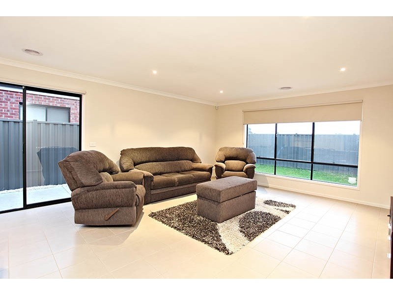 11 O’Connor Road, Deer Park VIC 3023