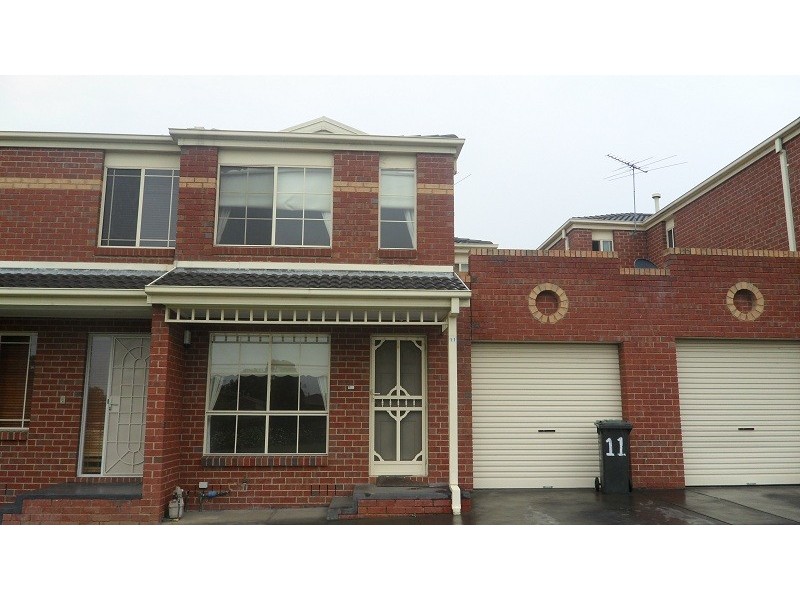 11 Village Avenue, Taylors Lakes VIC 3038