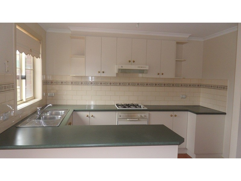 11 Village Avenue, Taylors Lakes VIC 3038