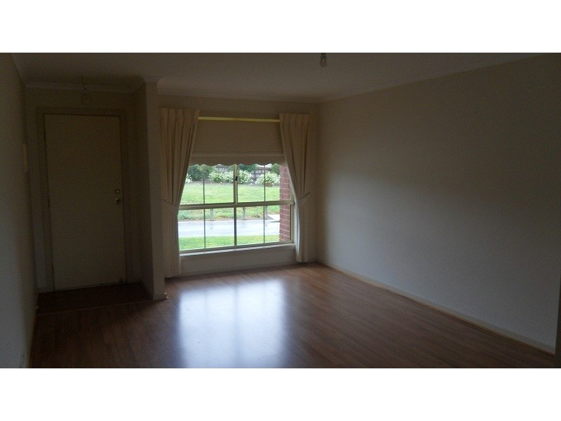 11 Village Avenue, Taylors Lakes VIC 3038