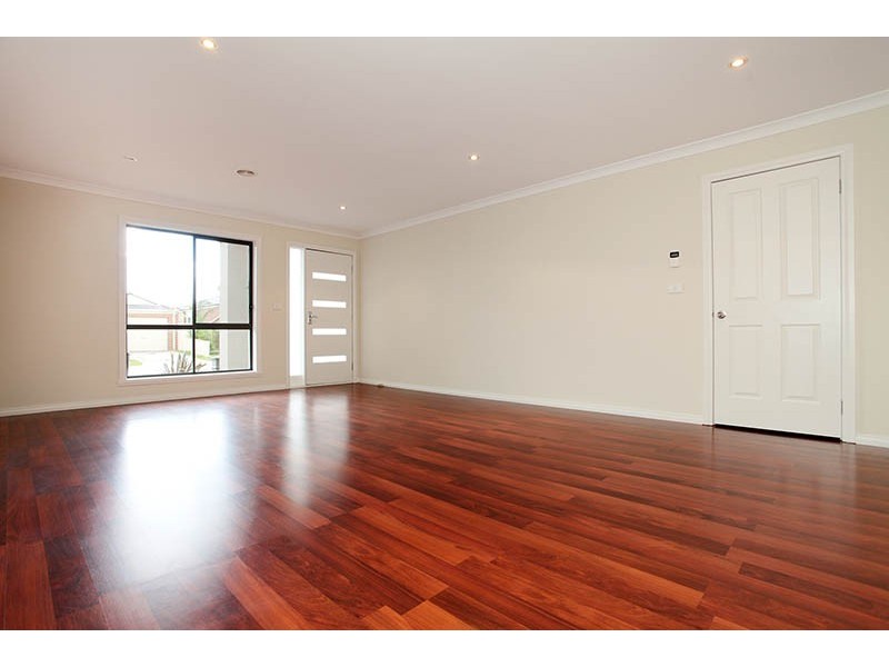 2A Balmoral Close, Hillside VIC 3037