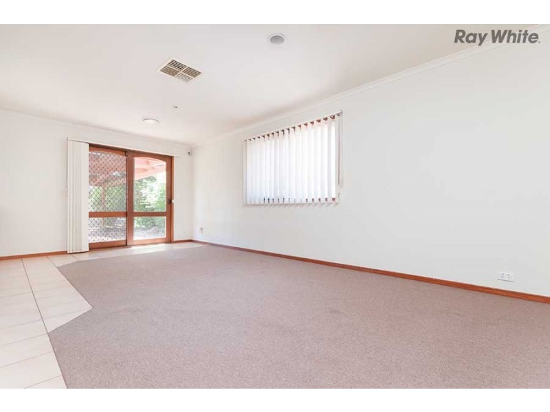 18 Barbary Crescent, Taylors Lakes VIC 3038