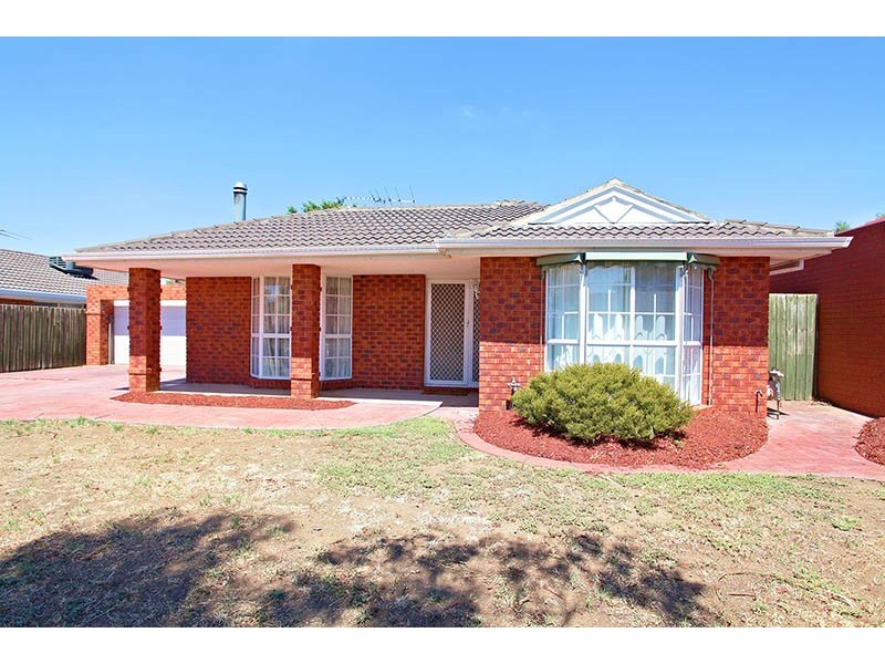 38 Chris Crt, Hillside VIC 3037