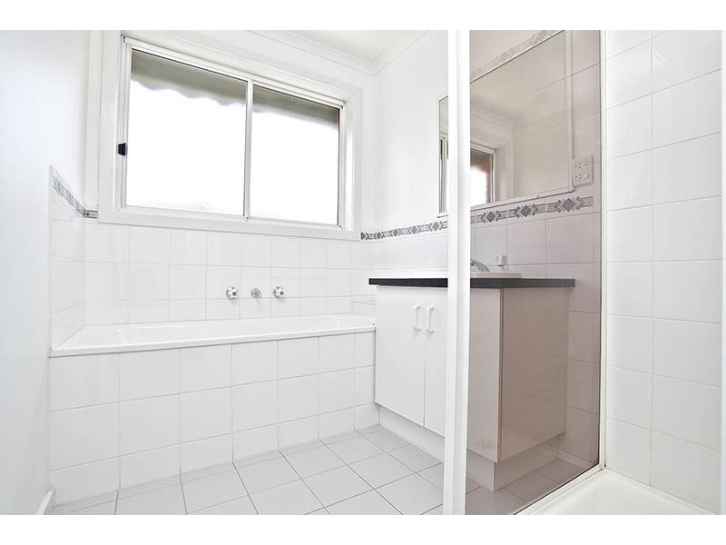 38 Chris Crt, Hillside VIC 3037