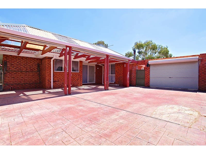 38 Chris Crt, Hillside VIC 3037
