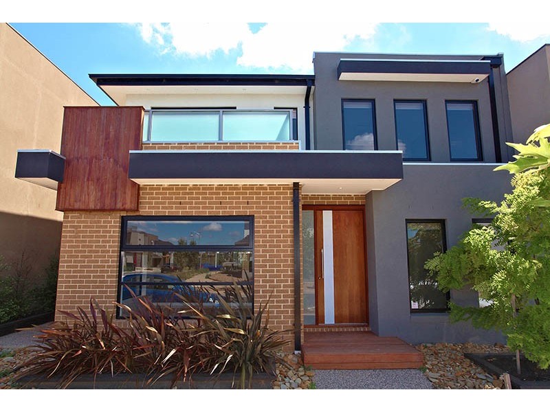 39 The Esplanade, Caroline Springs VIC 3023