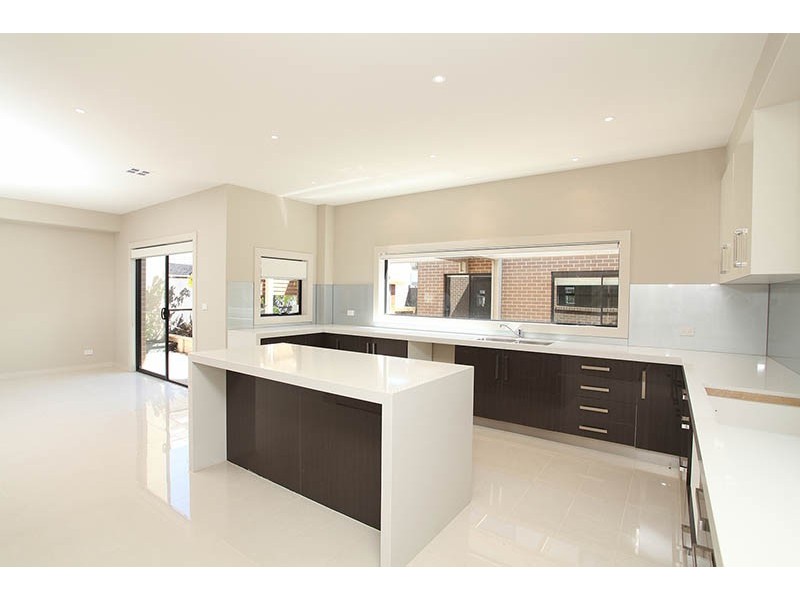 39 The Esplanade, Caroline Springs VIC 3023