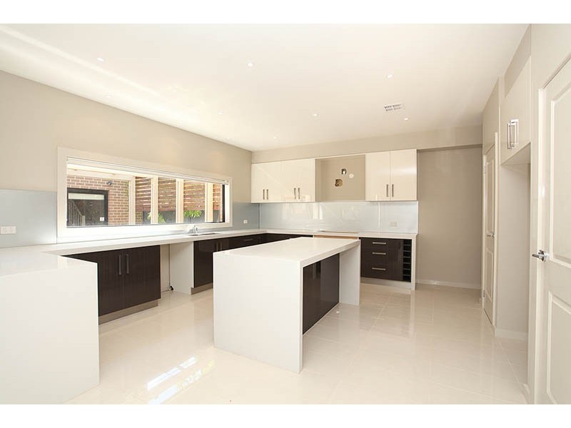 39 The Esplanade, Caroline Springs VIC 3023
