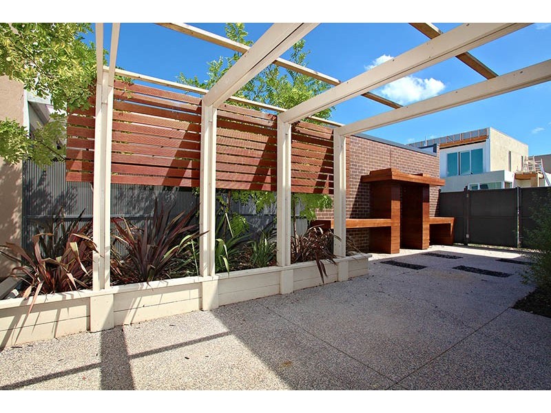 39 The Esplanade, Caroline Springs VIC 3023