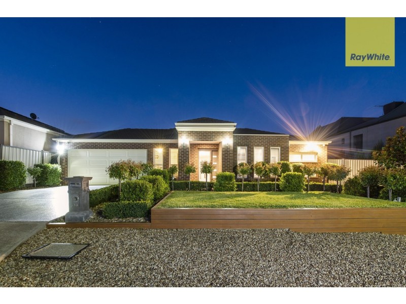 13 Salisbury Court, Hillside VIC 3037