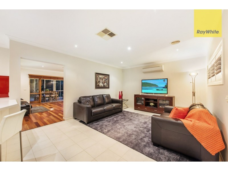 13 Salisbury Court, Hillside VIC 3037