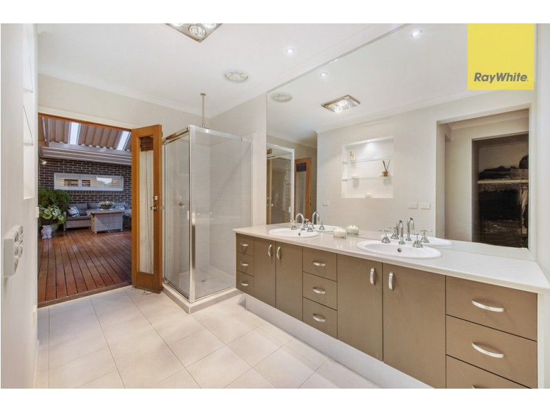 13 Salisbury Court, Hillside VIC 3037