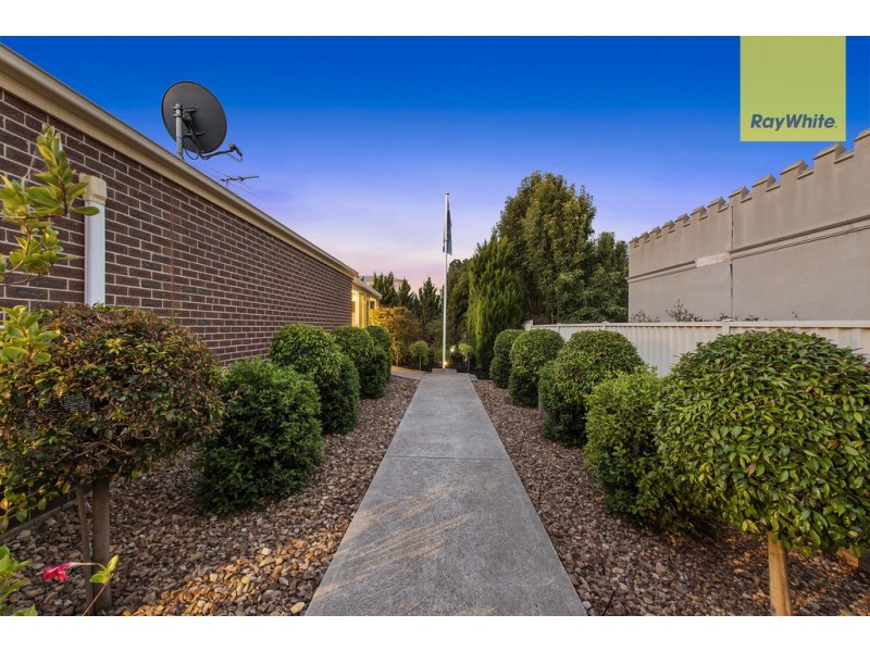 13 Salisbury Court, Hillside VIC 3037