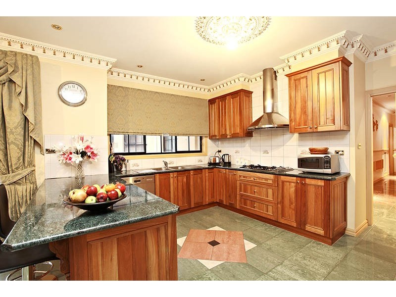 37 Australia Drive, Taylors Lakes VIC 3038