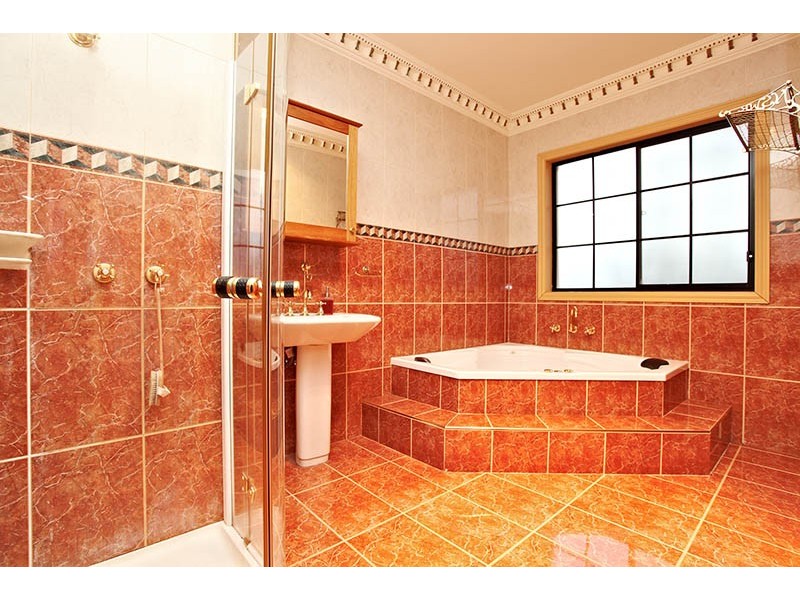 37 Australia Drive, Taylors Lakes VIC 3038