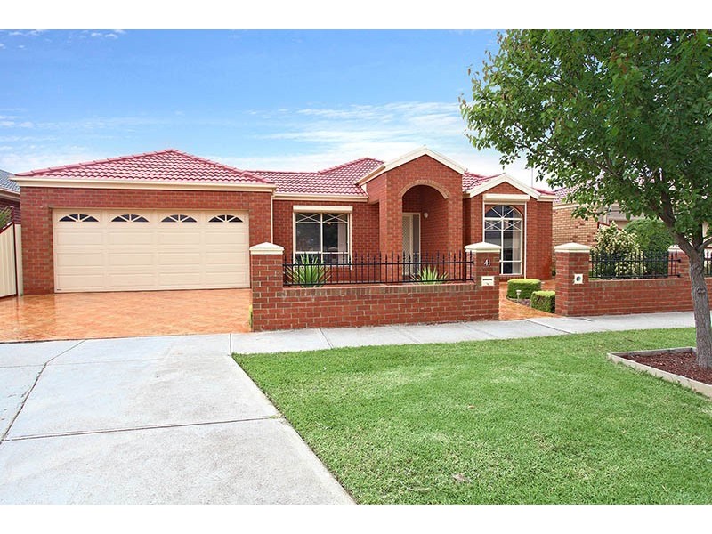 41 Webbs Avenue, Taylors Hill VIC 3037