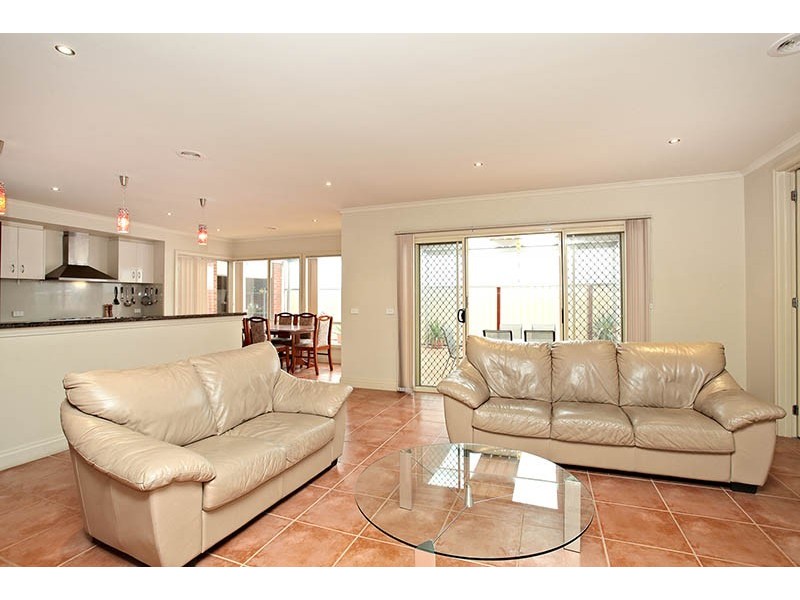 41 Webbs Avenue, Taylors Hill VIC 3037