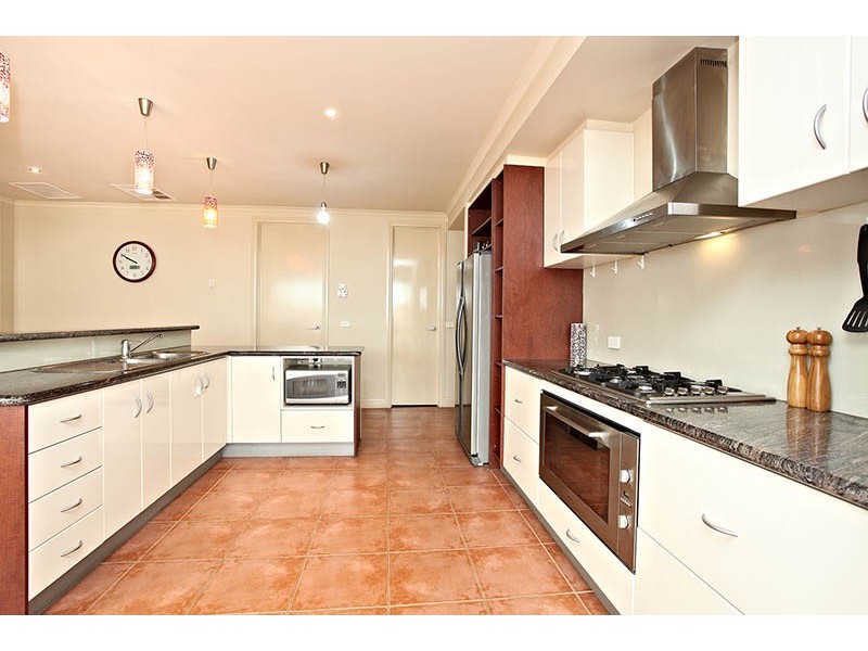 41 Webbs Avenue, Taylors Hill VIC 3037