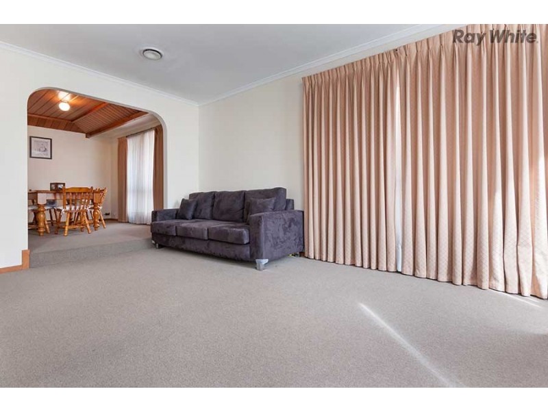 18 Morris Drive, Keilor Downs VIC 3038