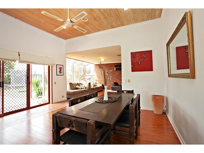 5 Thorogood Court, Taylors Lakes VIC 3038