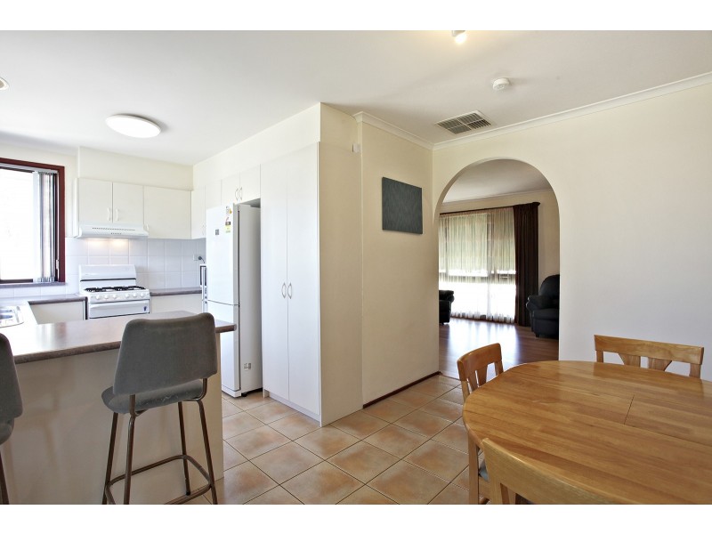 4 Barina Close, Keilor Downs VIC 3038