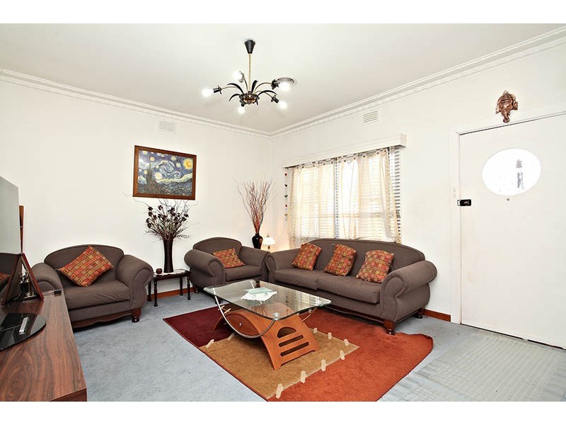 19 West Street, Ardeer VIC 3022