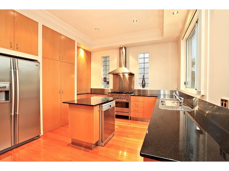 32 Blackman Crescent, Taylors Lakes VIC 3038