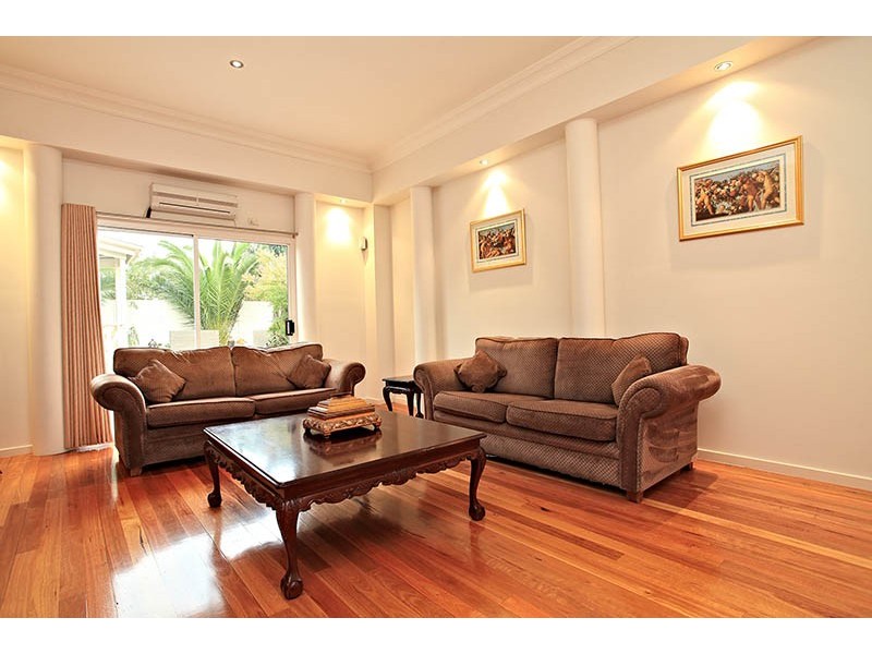 32 Blackman Crescent, Taylors Lakes VIC 3038