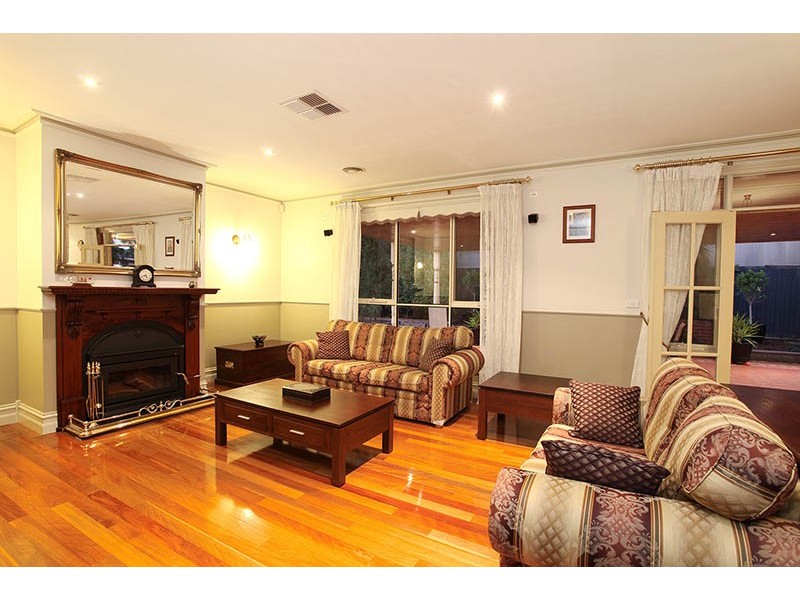 17 Wolviston Avenue, Hillside VIC 3037